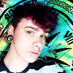 Meet your Posher, Colby